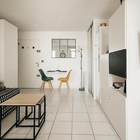 Cosy T1, A 10 Minutes A Pieds Des Plages Fréjus 외부 사진