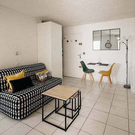 Cosy T1, A 10 Minutes A Pieds Des Plages Fréjus 외부 사진