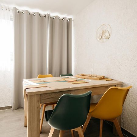 Cosy T1, A 10 Minutes A Pieds Des Plages Fréjus 외부 사진